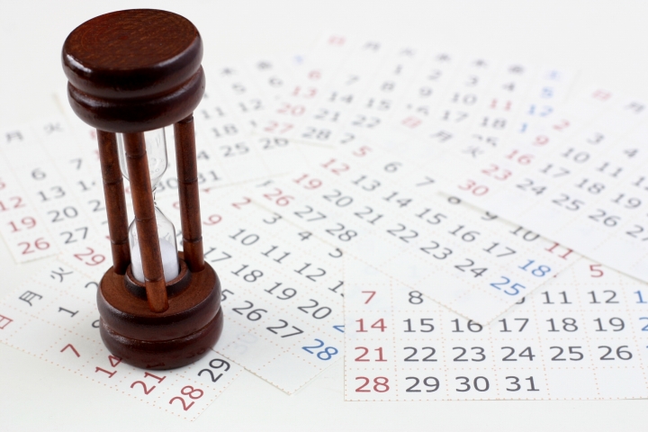 期日と予算の制限がある中で…